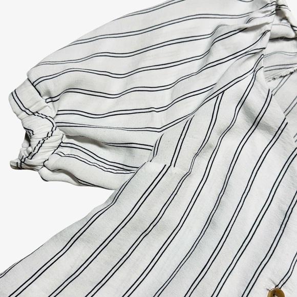 3/$20 Sale ✨ Primark Striped V-Neck Short Sleeve Blouse 4 - Picture 5 of 9
